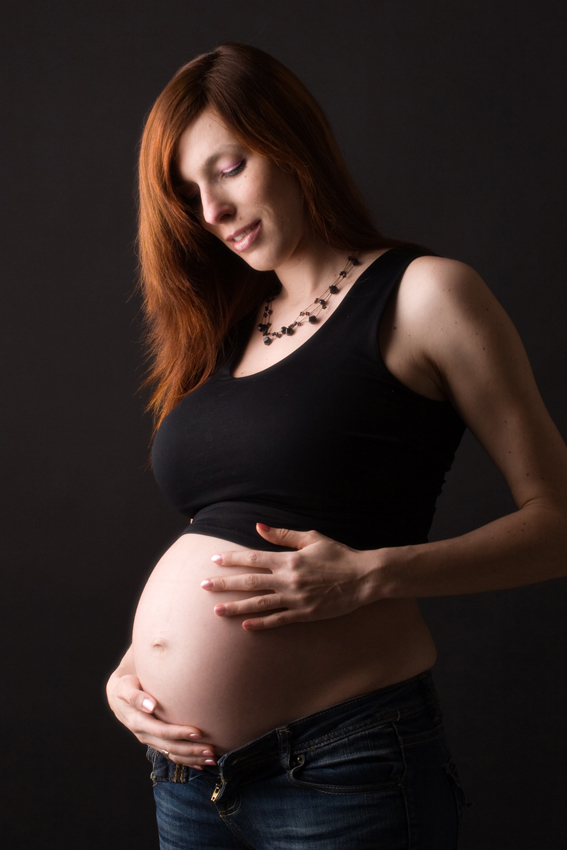 Babybauch-/Schwangerschaftsfoto von KB-Fotografie fotografiert von Kristina Bruns Fotografin in Witten Herbede
